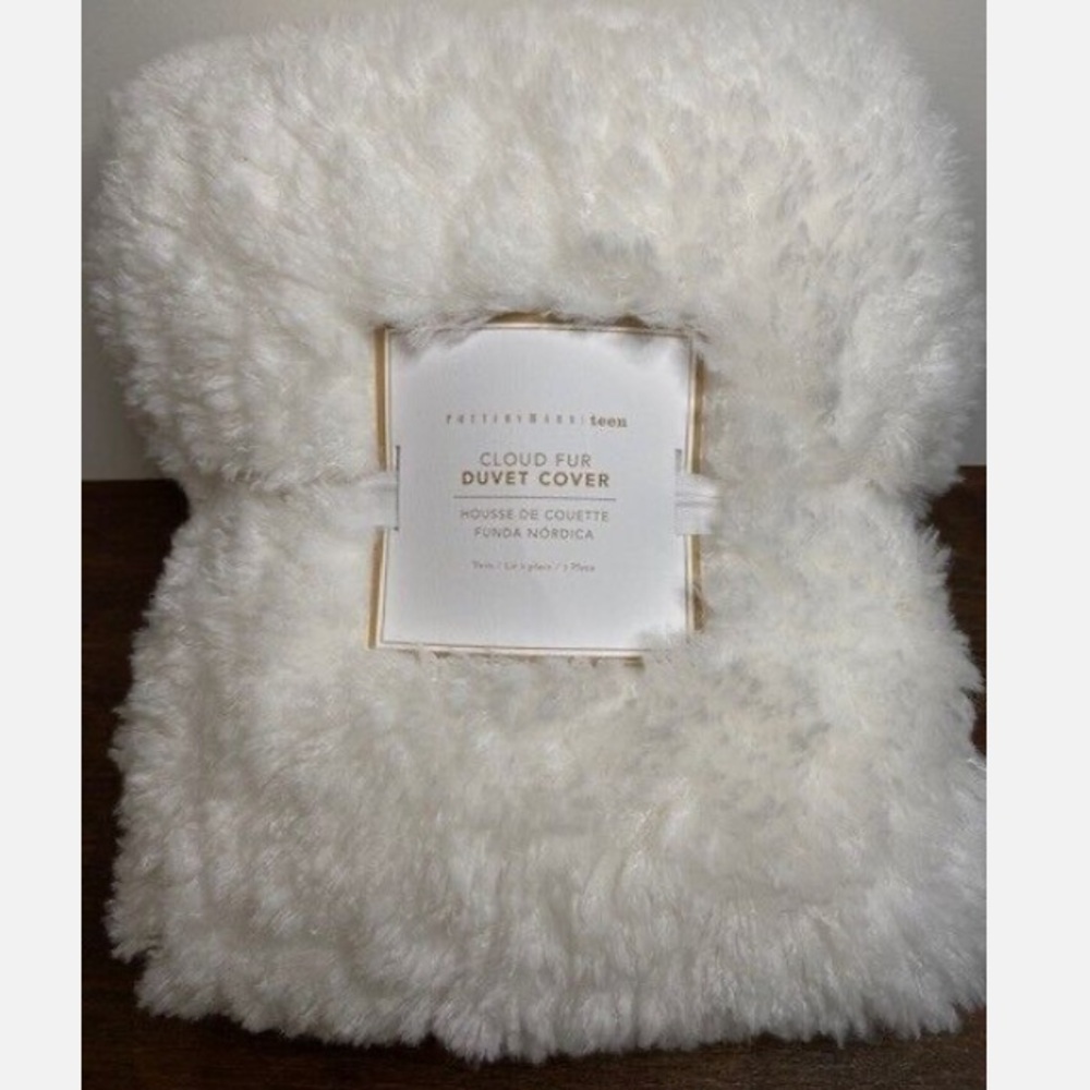 NWT - Pottery Barn Cloud Fur Duvet Cover - Twin